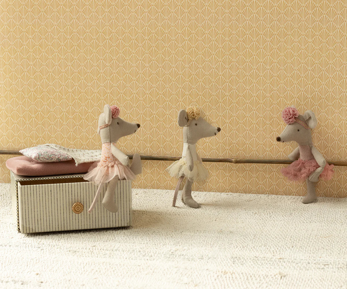 Maileg Ballerina Mouse Little Sister Offwhite