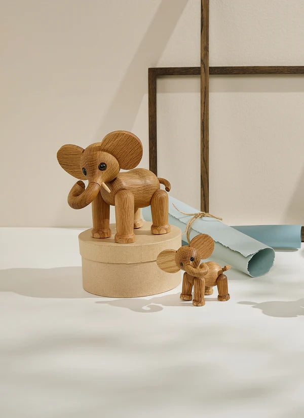 Spring Copenhagen Ollie Elefant trädekoration 15cm EK/lönn