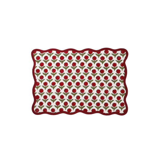 Pick a Poppy Scallop Quiltad Bordstablett Röd 34x48cm