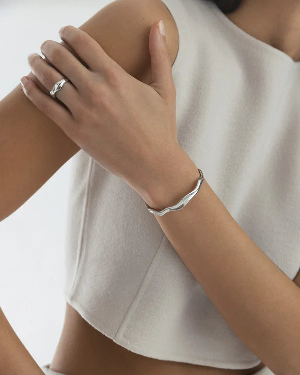 Mockberg Wavy bolded cuff Armband Silver