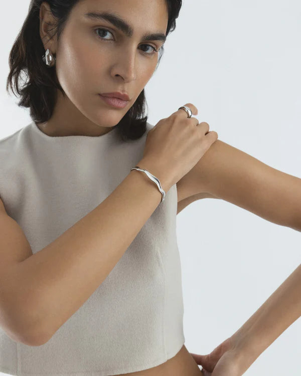 Mockberg Wavy bolded cuff Armband Silver
