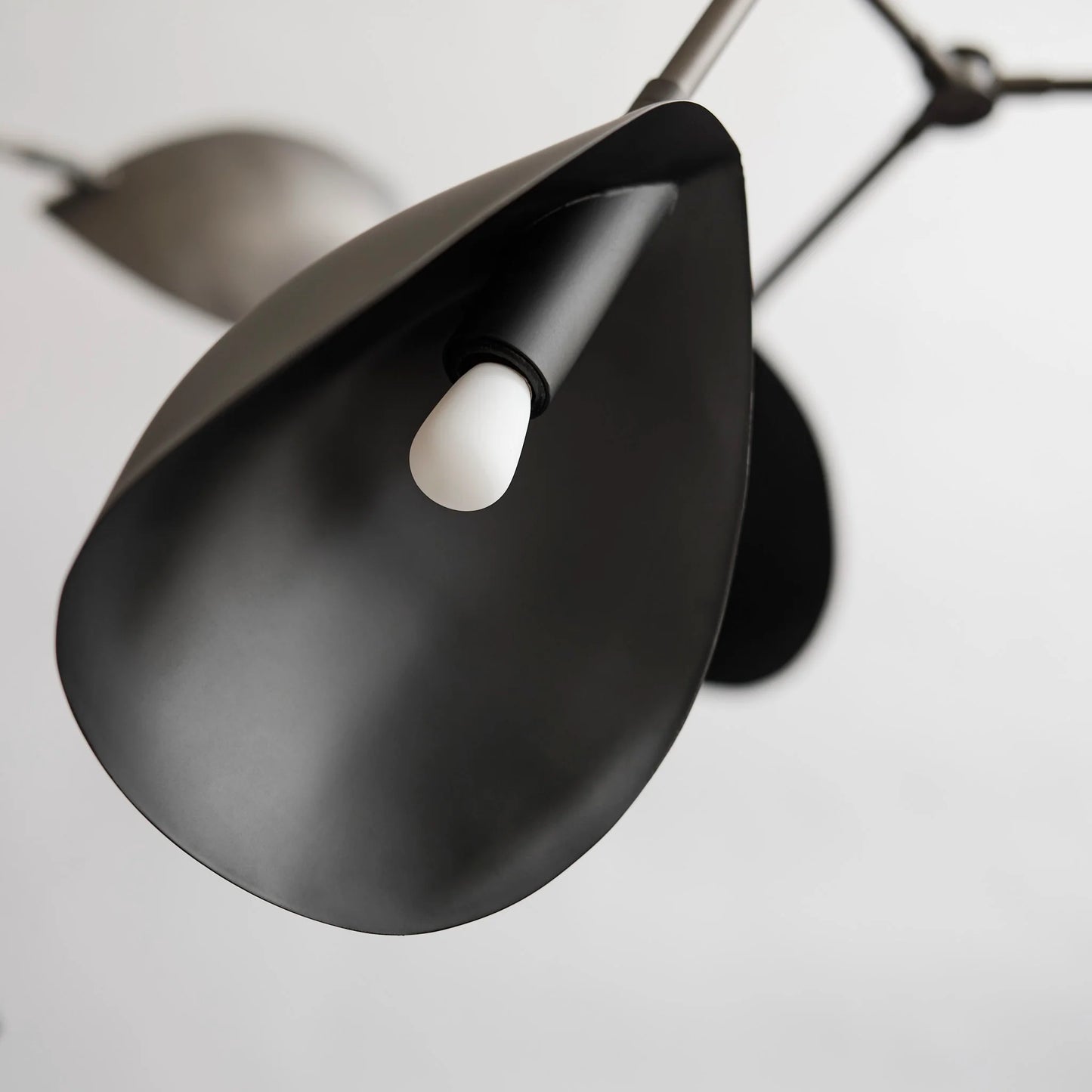 101 Copenhagen Stingray Chandelier - Bronze