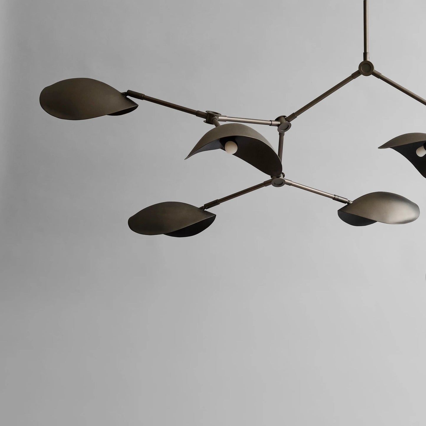 101 Copenhagen Stingray Chandelier - Bronze
