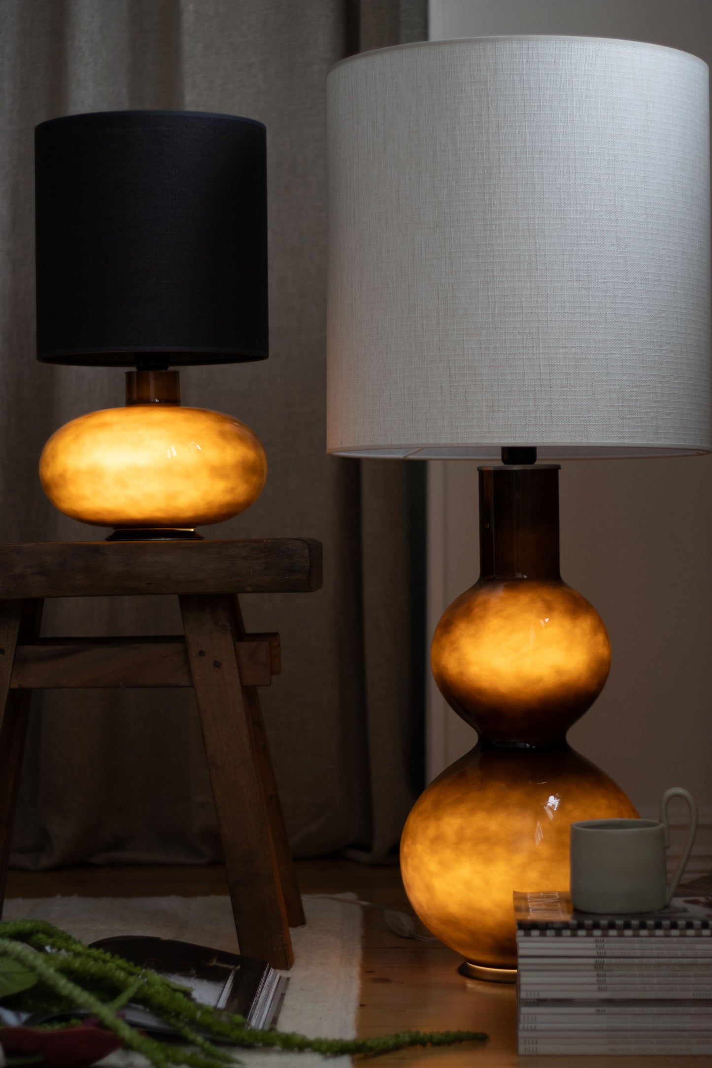 Flavia - Augusta Large Svart fot, Skärm Babel Beige