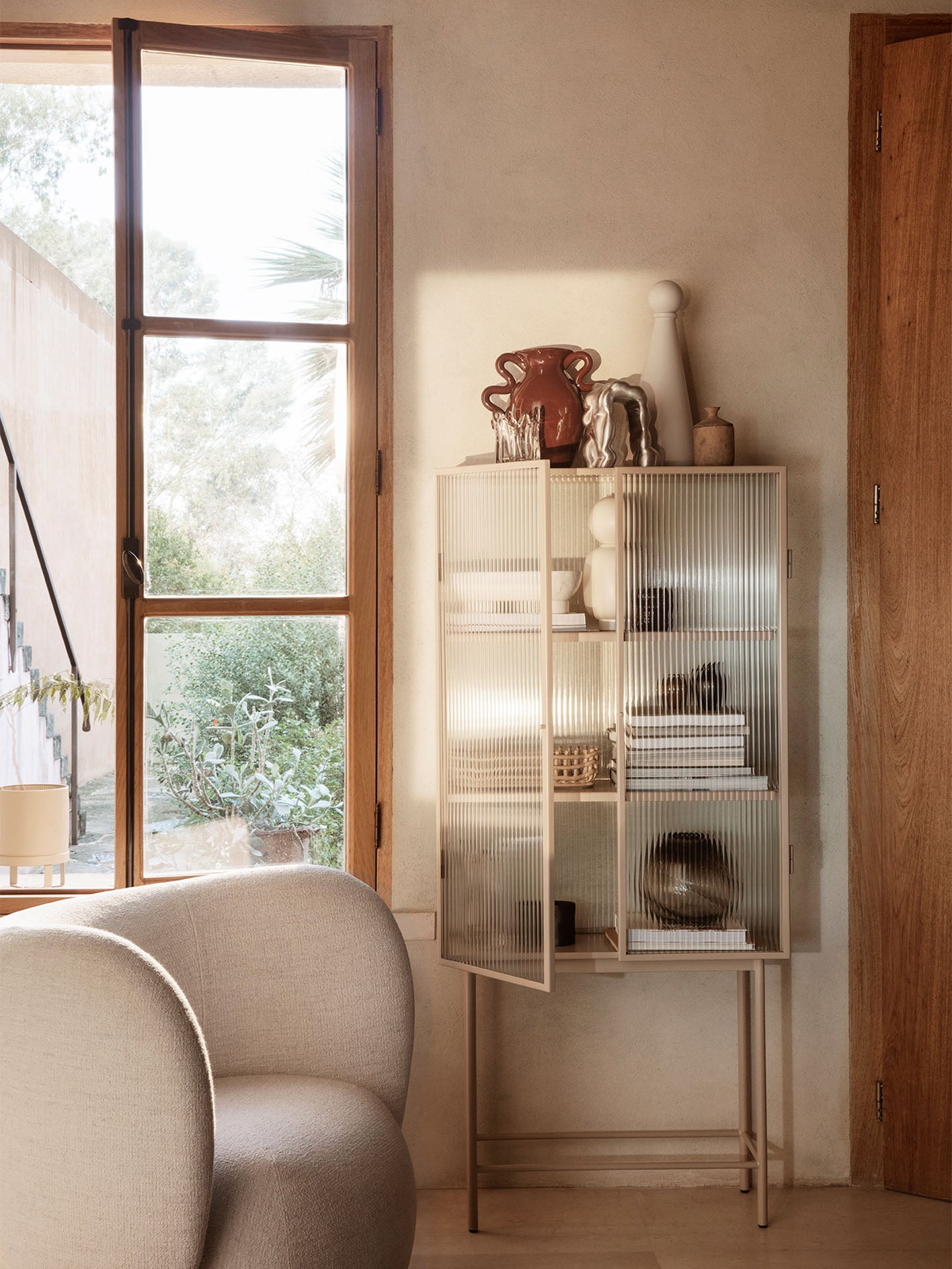 Ferm Living Haze Vitrine - Reeded Glass - Cashmere