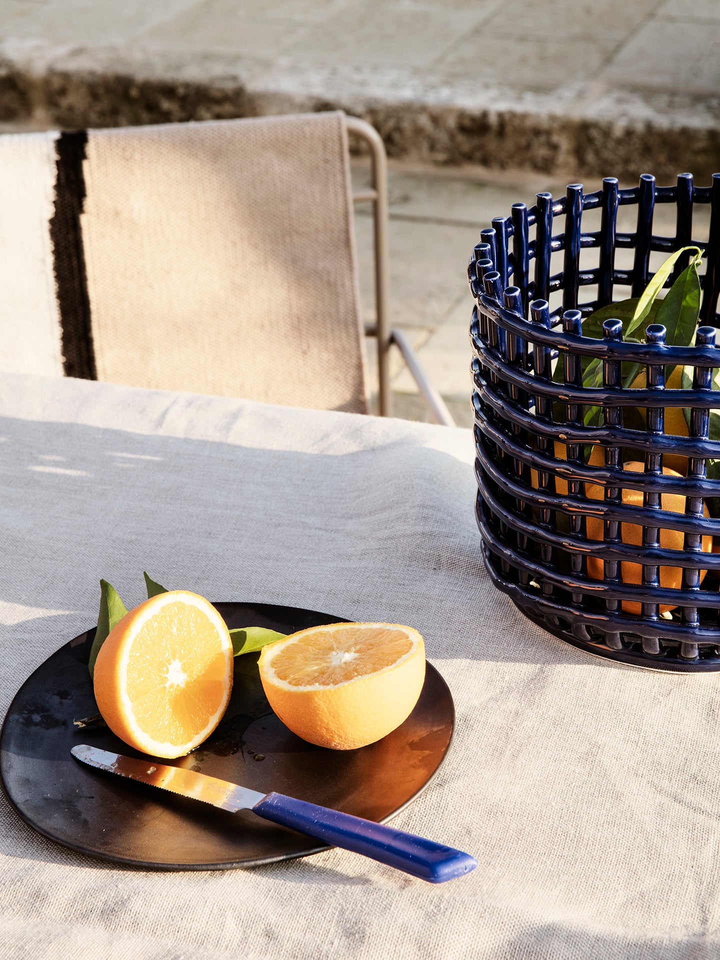 Ferm Living Flow Plate - Medium - Black