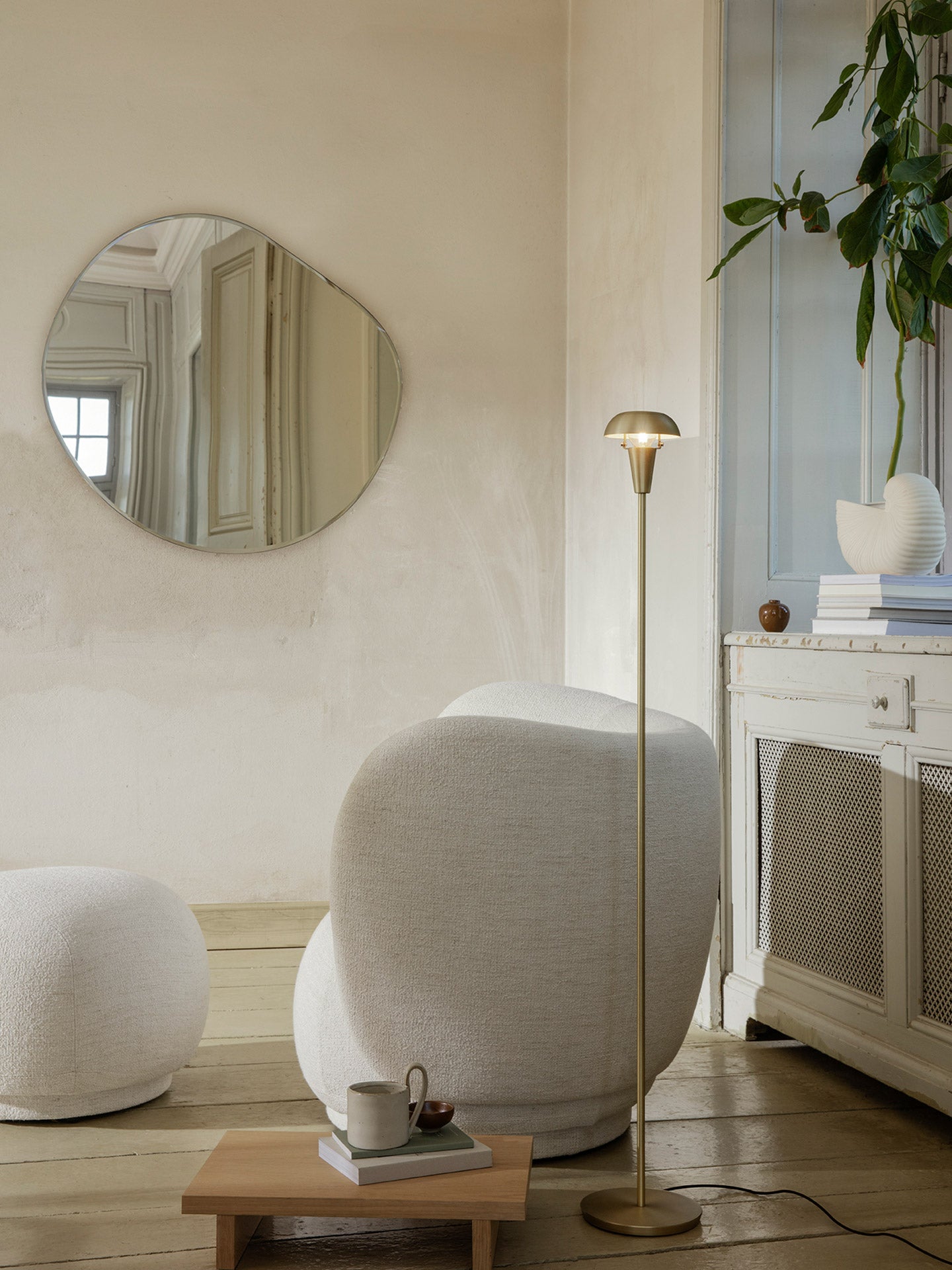 Ferm Living  Pond spegel - XL - Mörk krom