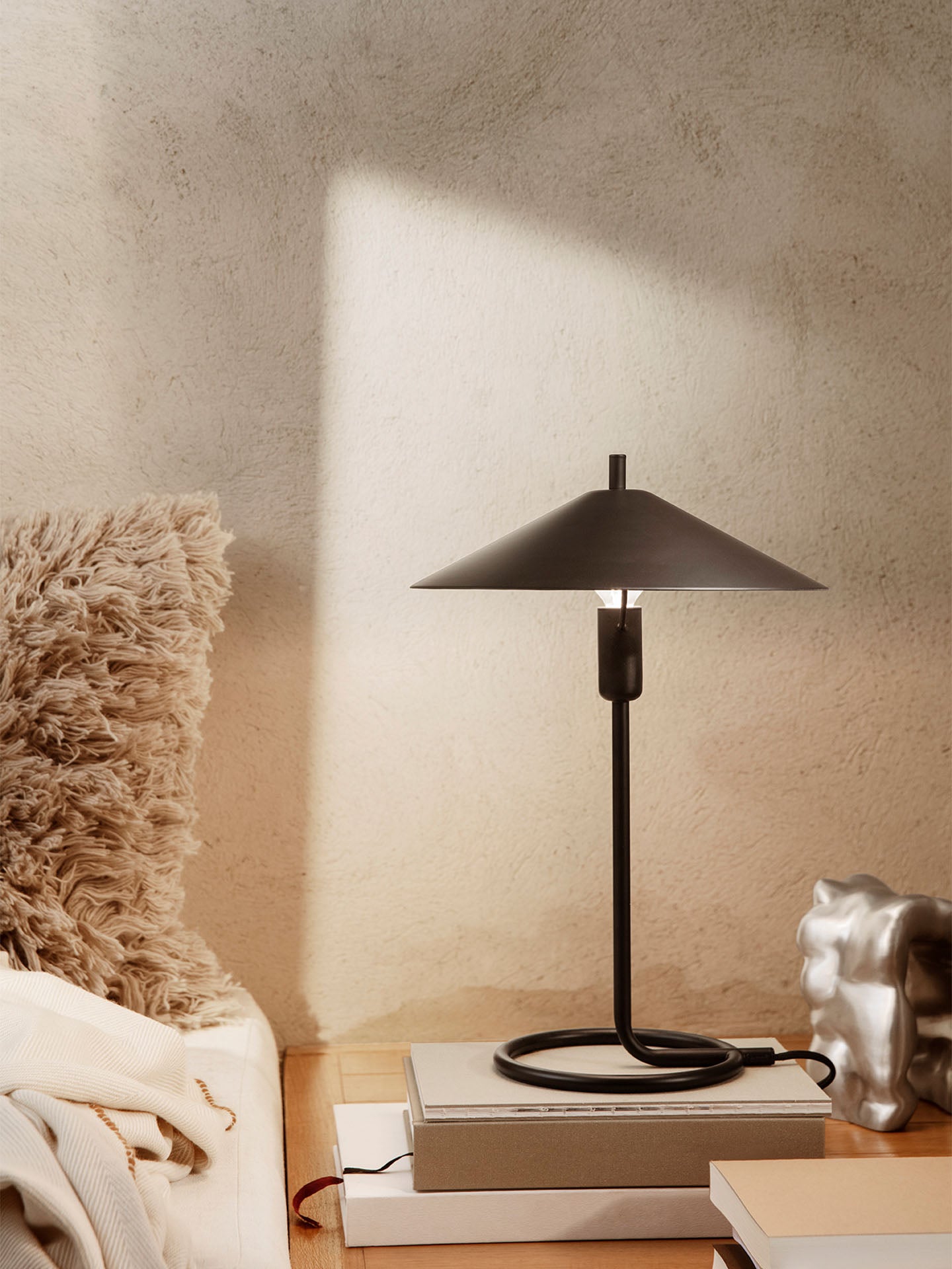 Ferm Living Filo Table Lamp - Black/Black
