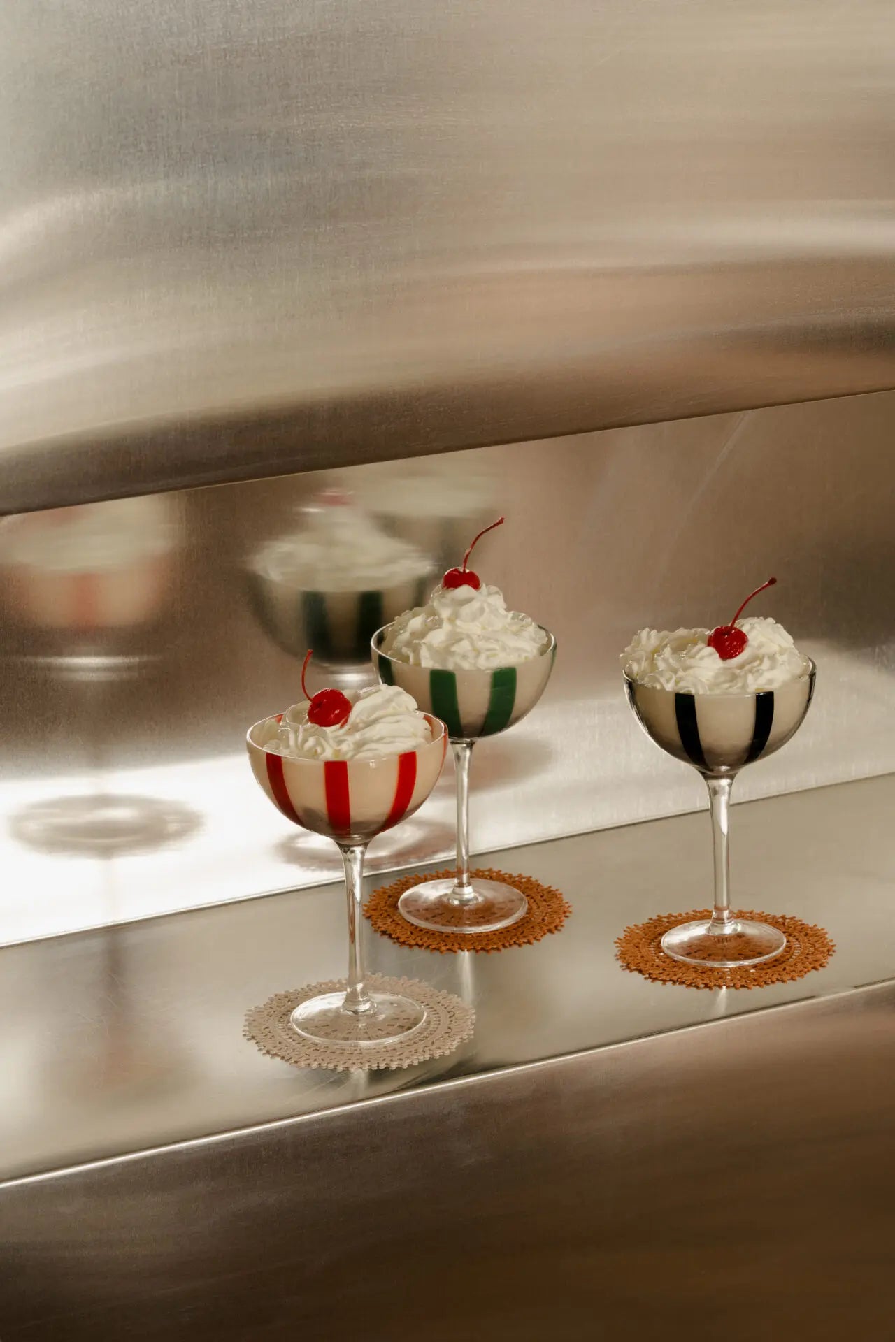 Olsson & Jensen Ziggy cocktailglas svart
