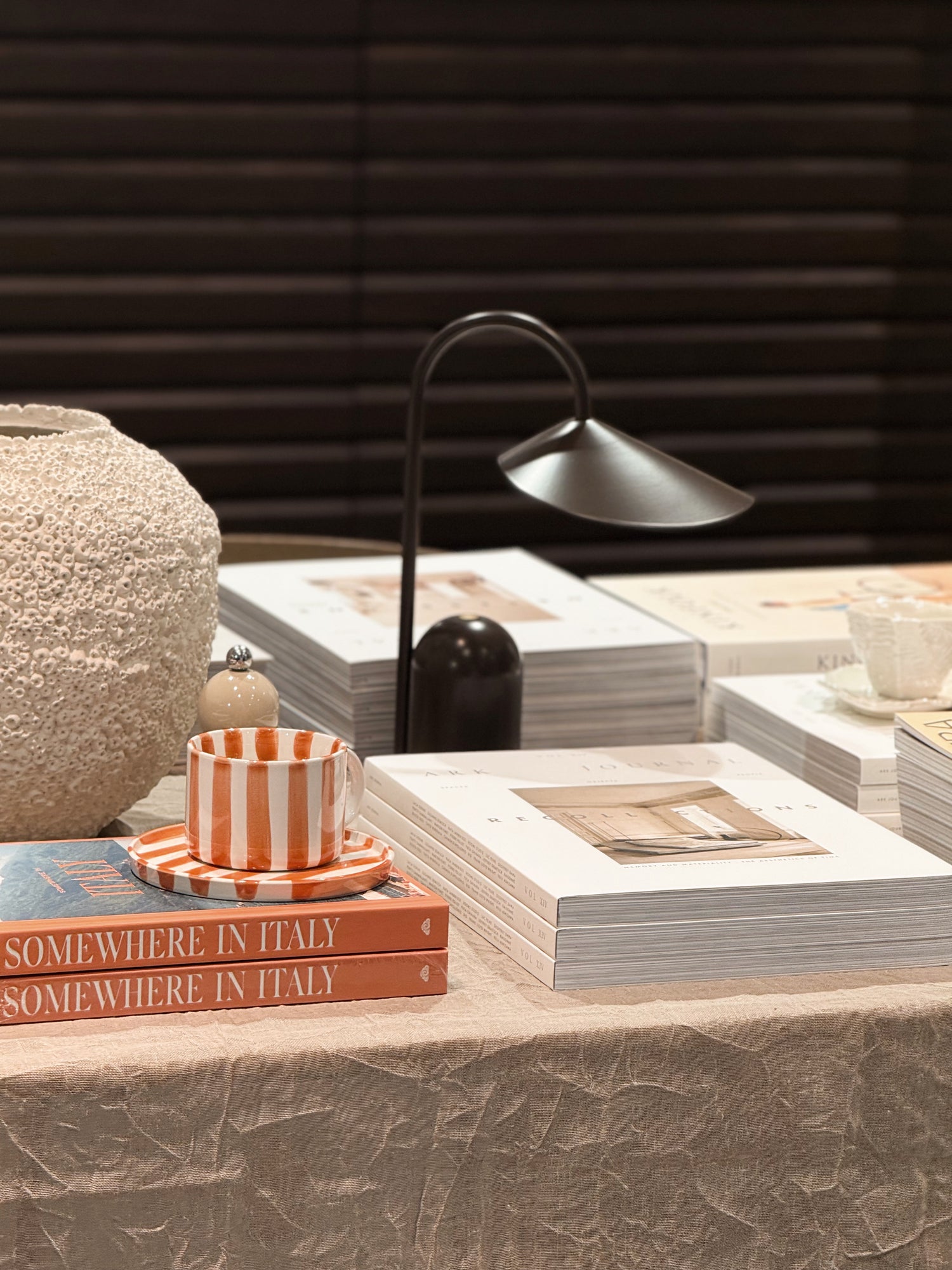 Bord med stylade tablebooks