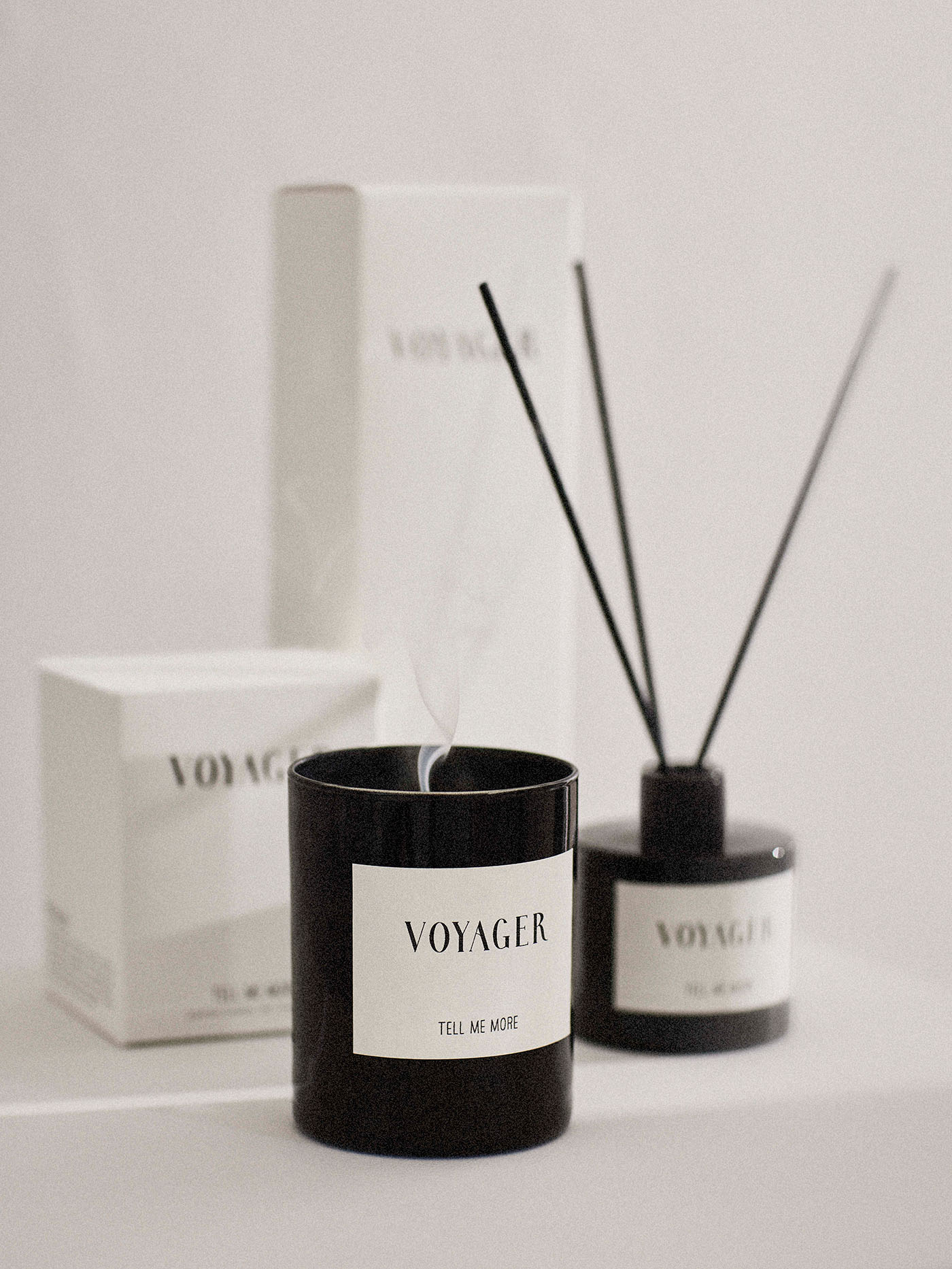 Tell Me More Scented candle - Voyager